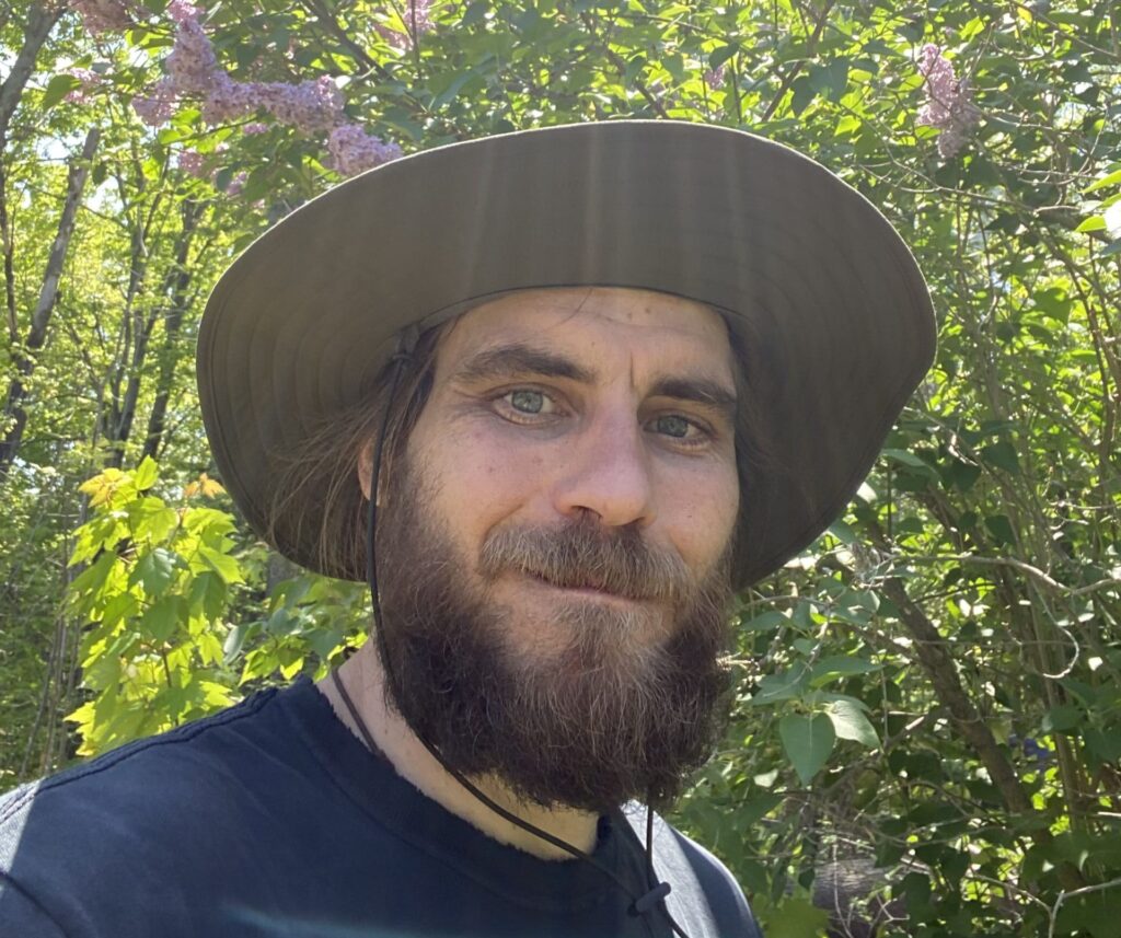 Moi devant foret